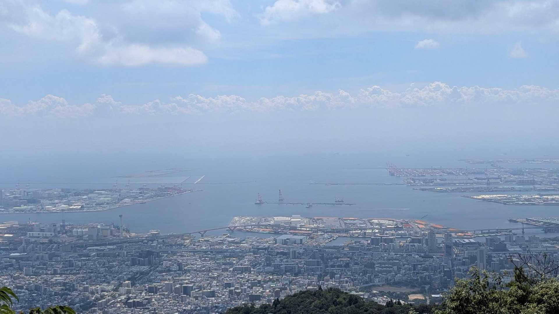 掬星台からの景色
とっても霞んでます😆