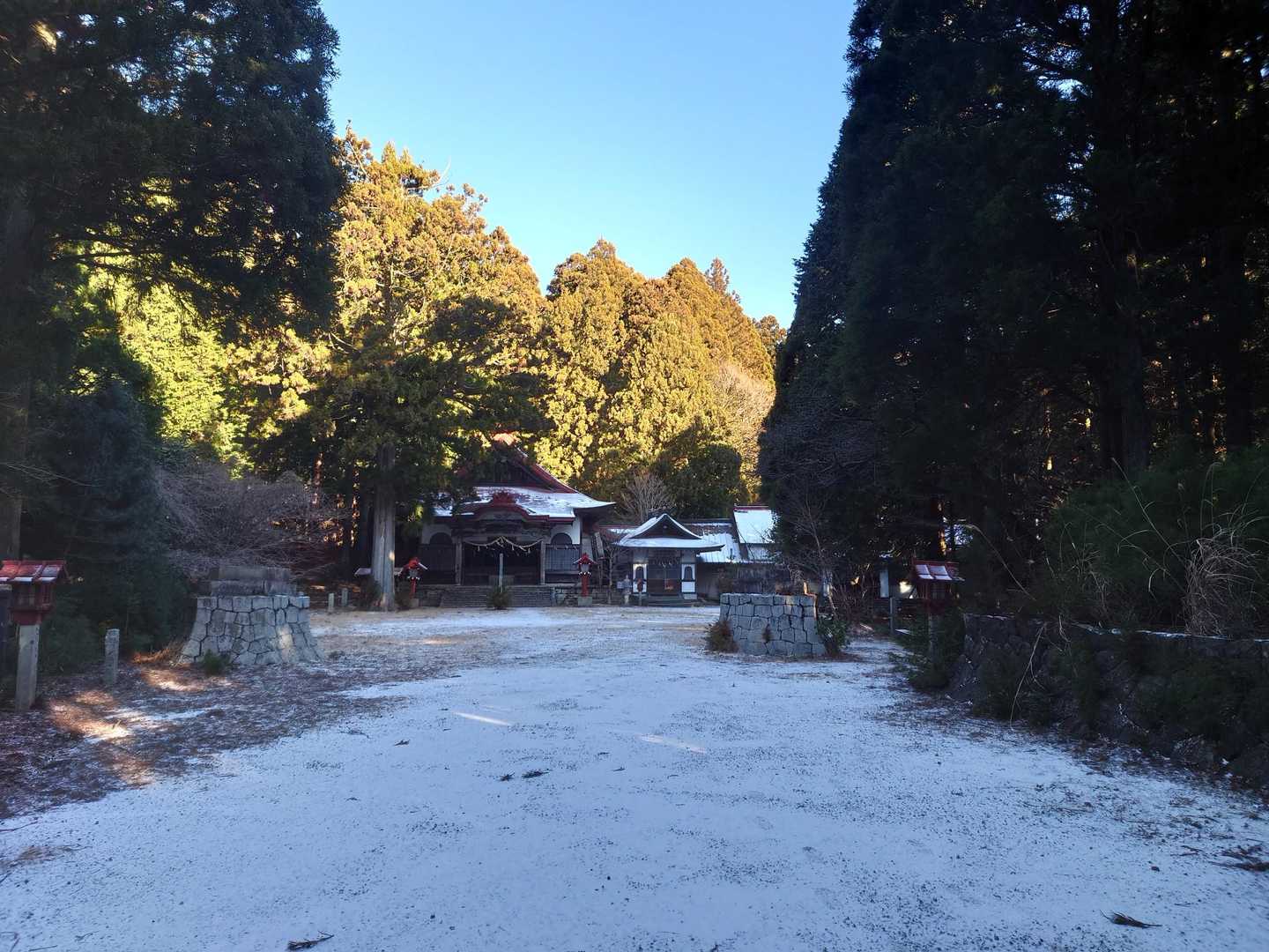 雪の秋葉寺、美しい。