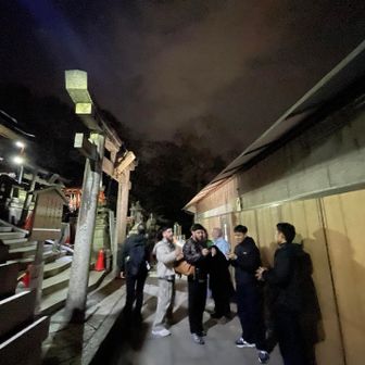 まともに歩けない人もいました
ストック貸したり励ましたり背中押したり
稲荷山に戻りました😅