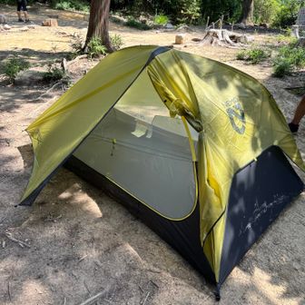 GBちゃんとのOMM で持っていくテント⛺️設営練習をやってみた。中で2人がくつろげる。
ぶっつけ本番ではなく練習って大事だな😁
当日はよく眠れる気がする。

大会当日のテント荷物分担（シート担当orフレーム担当）も決まった