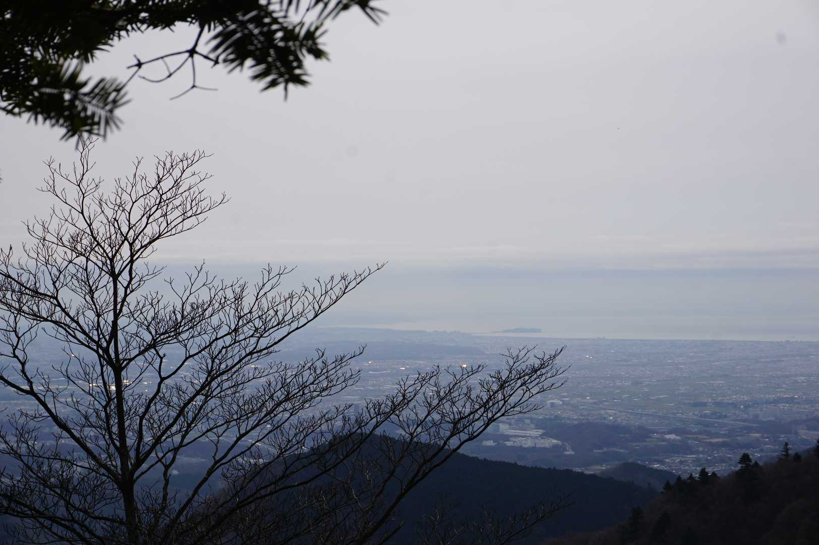 江の島が見える。