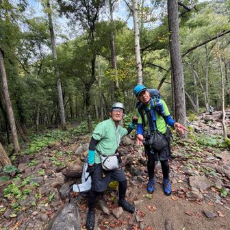 巻道だらけでらくらく八の沢出合い到着。
