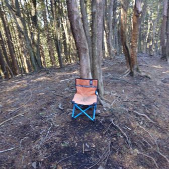 なんか椅子あったわ。