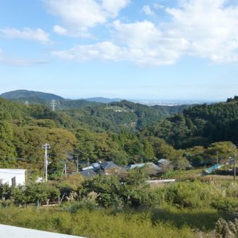 民家が見えてきました。
