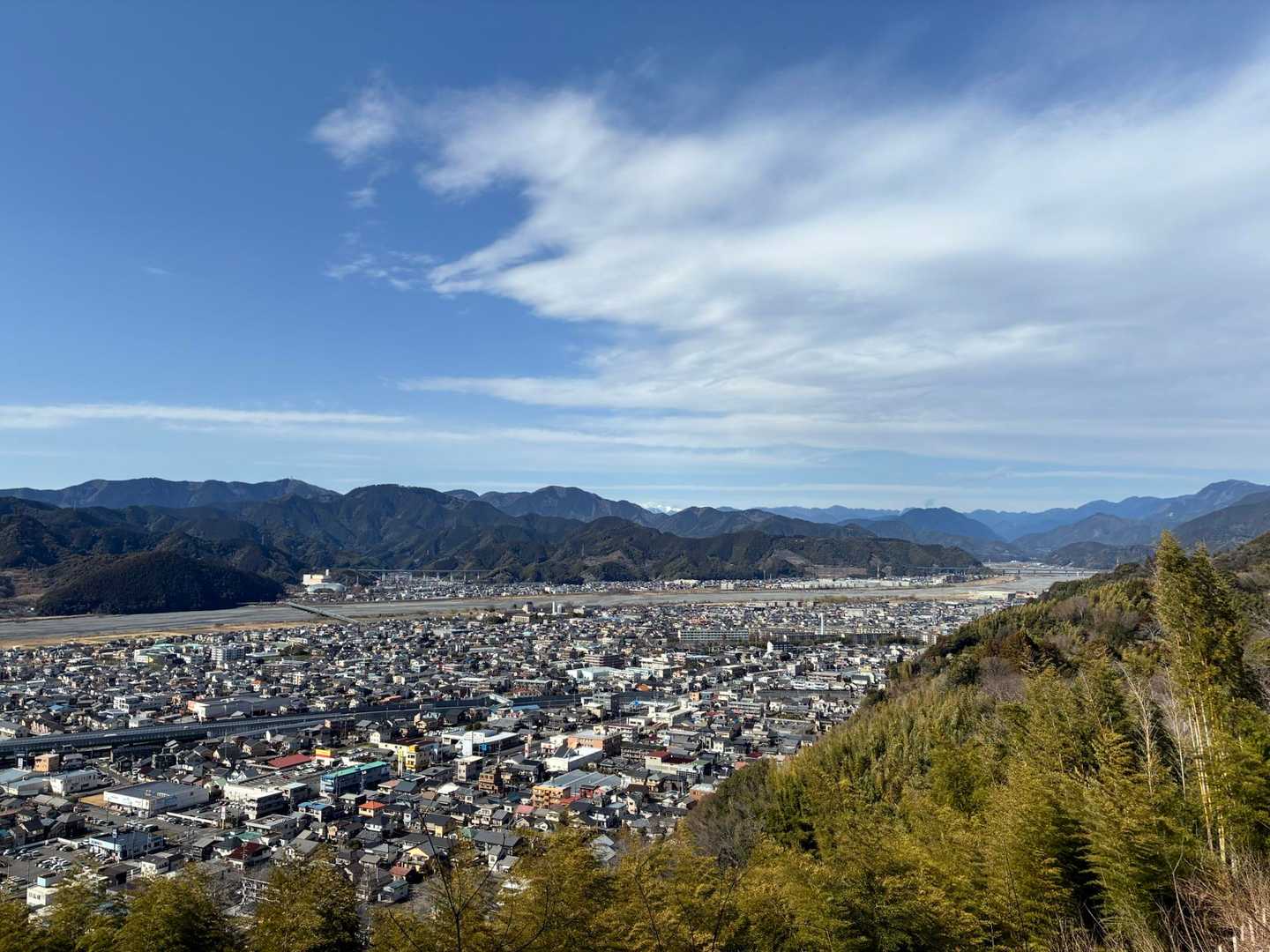安倍川方面。
明日は土手を走ります。