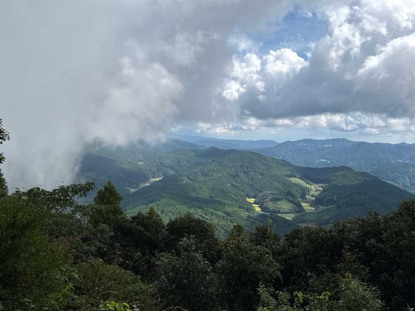 おおっっ⁉️
なんと素敵な平城京！ではなく素敵な佐賀県側の風景。糸島側だけガスってるのね