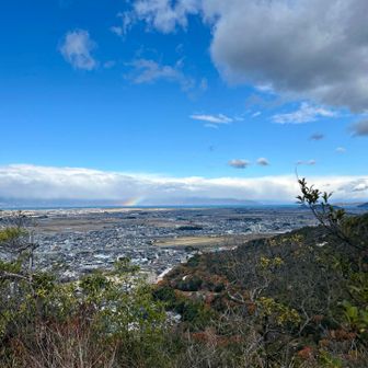 比良山系方面に虹🌈が出てます。