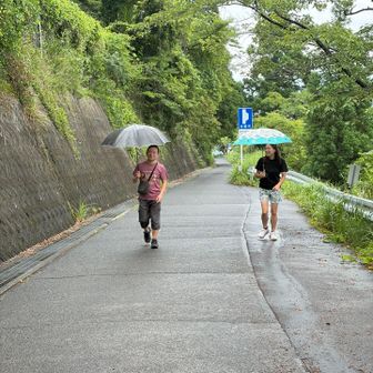 山頂で、今日あたりいるよねぇなんて話してたら本当に歩いてきた🤣