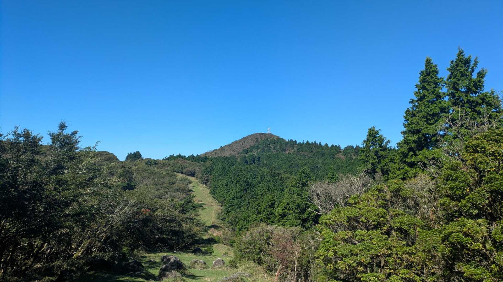 まずは金冠山へ