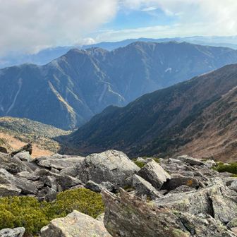 ゴールの広河原が見えてますが
大抵の場合、見えてからが遠いのだ