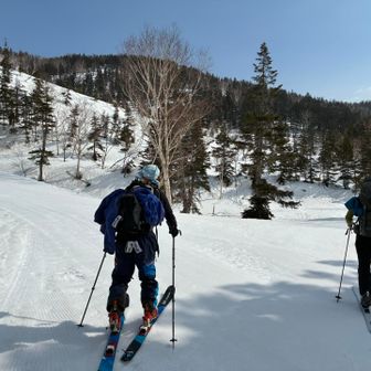 暑いくらいの気候の中を出発～