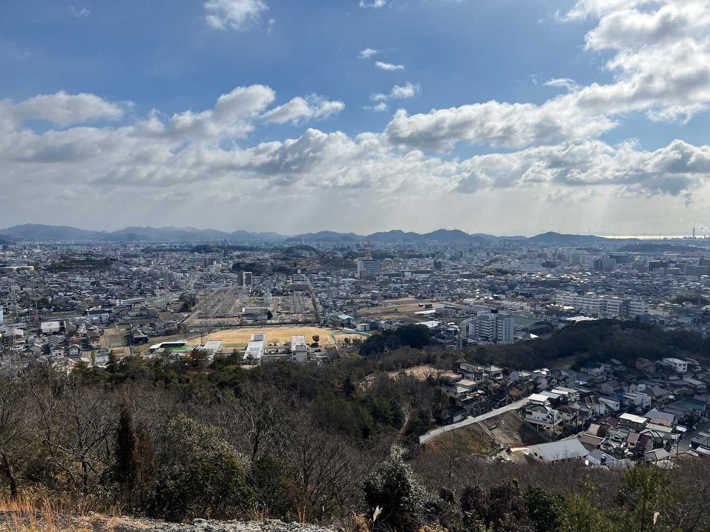 姫路城🏯が小さく見えてるぞー👀
まだまだ遠いな〜😰