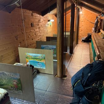 この日は赤石小屋の2階