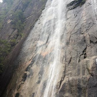滝🥰忘れてたけど、元々滝が見たくて登山始めたんだったなー