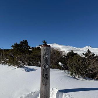 薬師岳到着
この辺まで来ると眺望あり