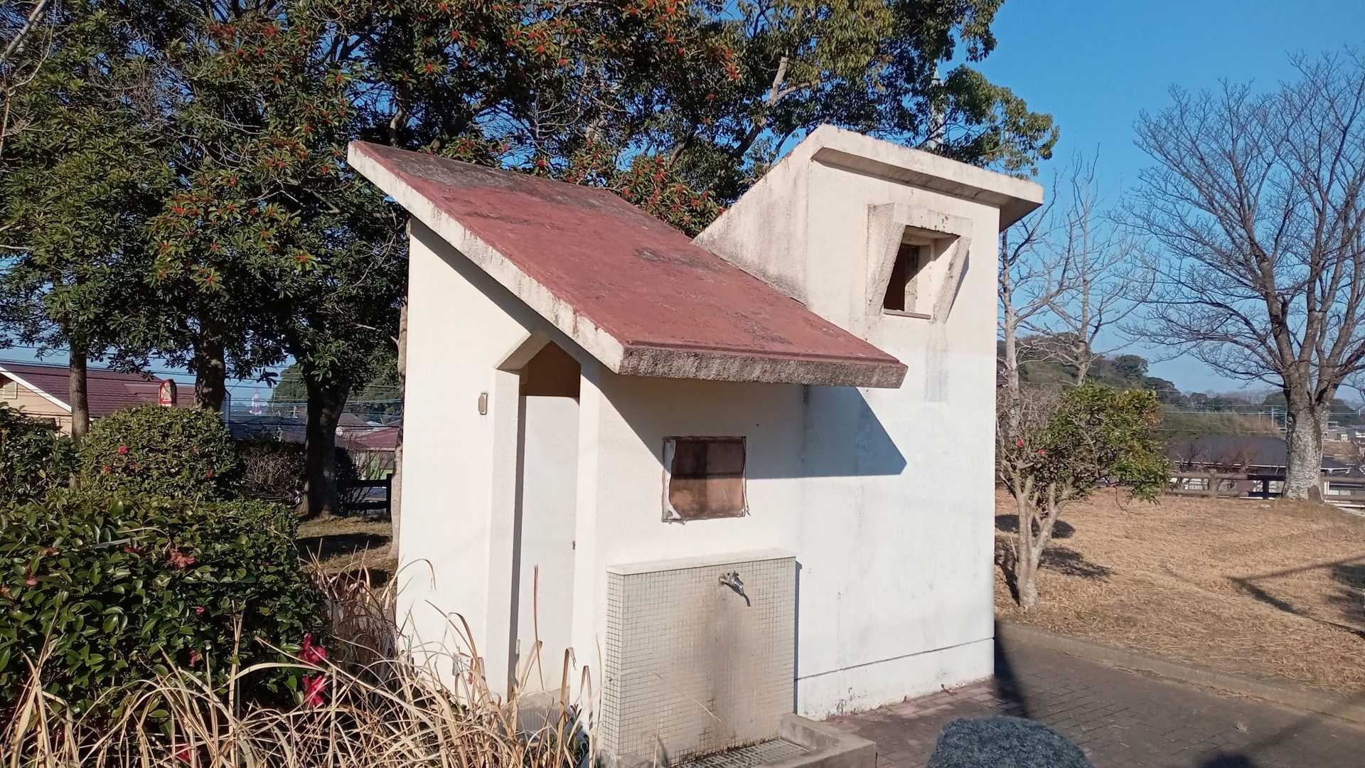 公園のトイレはやや不安💧