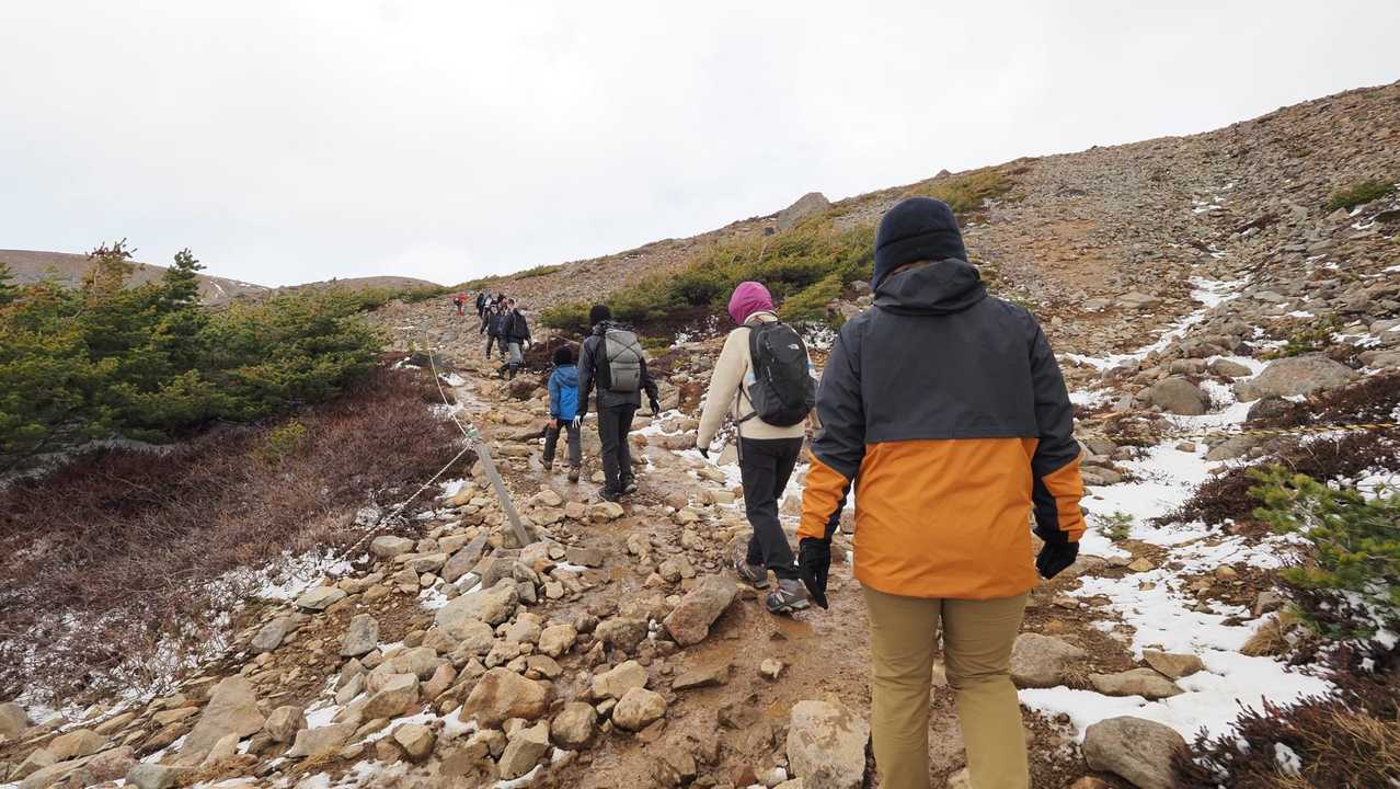 一切経山（雪渓歩き） 浄土平ピストン の写真 3