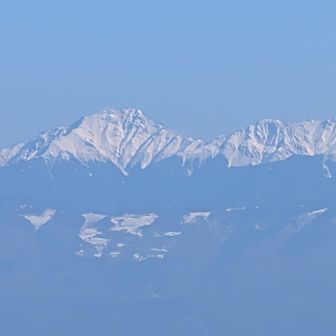 山岳同定できません。たぶん北岳
