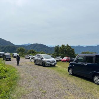 出発時の駐車場。ほぼ満車であり、駐車するスペースを見つけるのに難儀した。