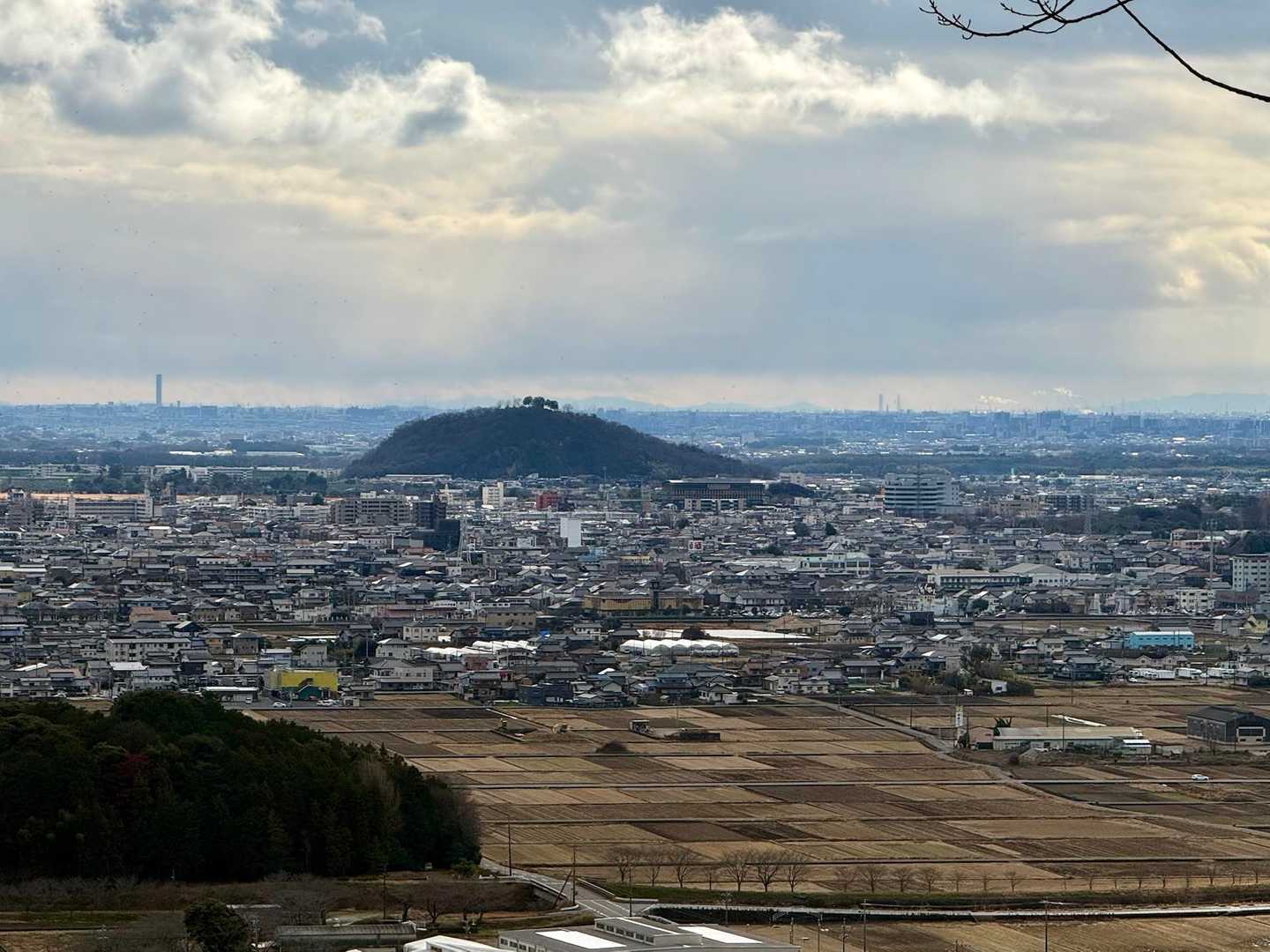                                      あ！
                               三井山だ🤗

                        帰りに寄ってこっと♪
