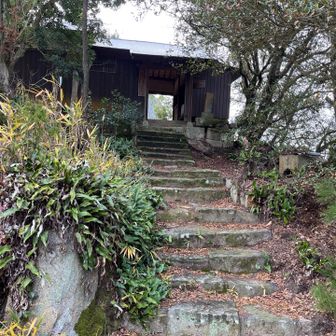 奥の院が見えた