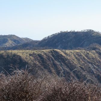 丹沢方面。こっちで下山したい。
理由は帰りのルートでの登り返しをみてしまったからである。