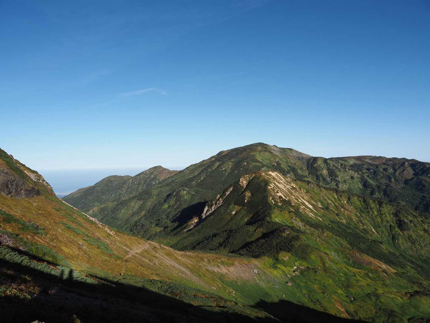 朝日岳周回 | 蓮華温泉を起点に、花の海と白馬の展望を巡る北アルプス最北の旅の写真
