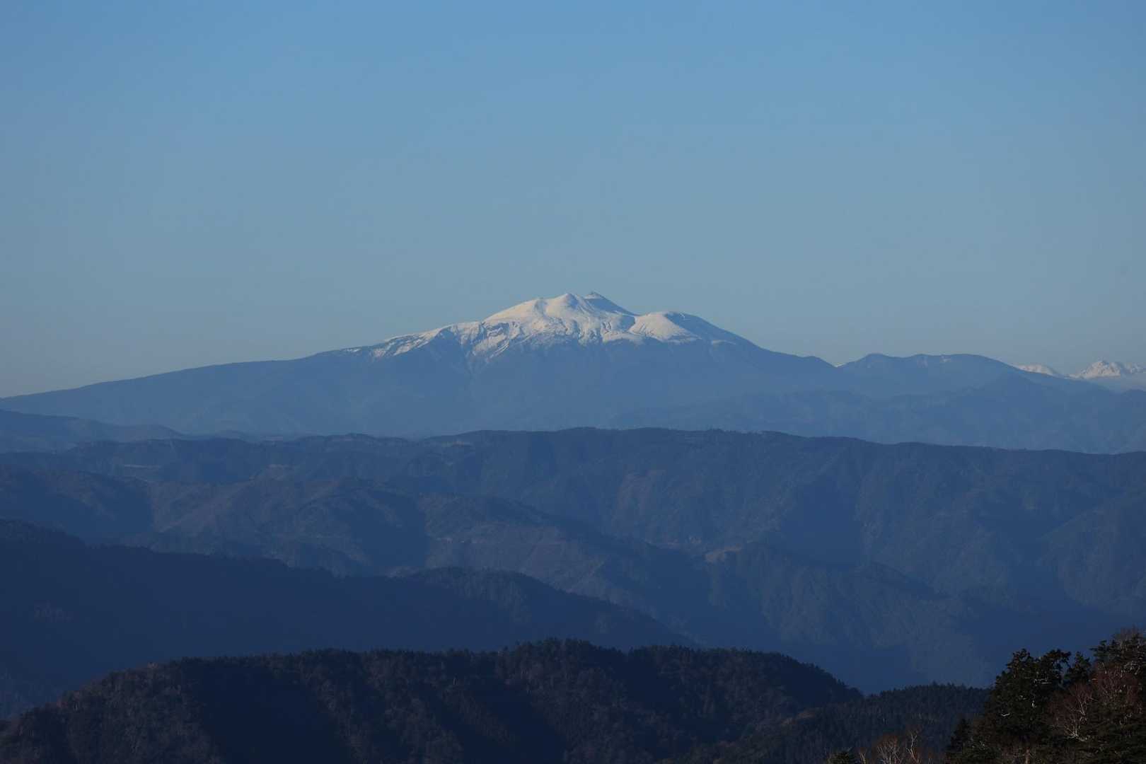 夕焼け色になってきた乗鞍岳。
