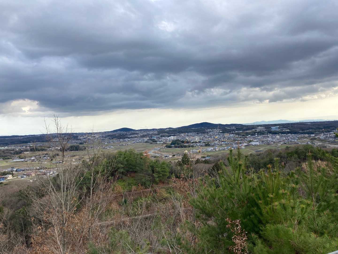 眺望は良いです
雄岡山、雌岡山方面(南側)