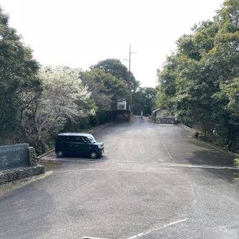 下山。行きの林道は走りたくないので、帰りは北へ抜け、県道４号で高知へ。道は広く、走りやすかったです。