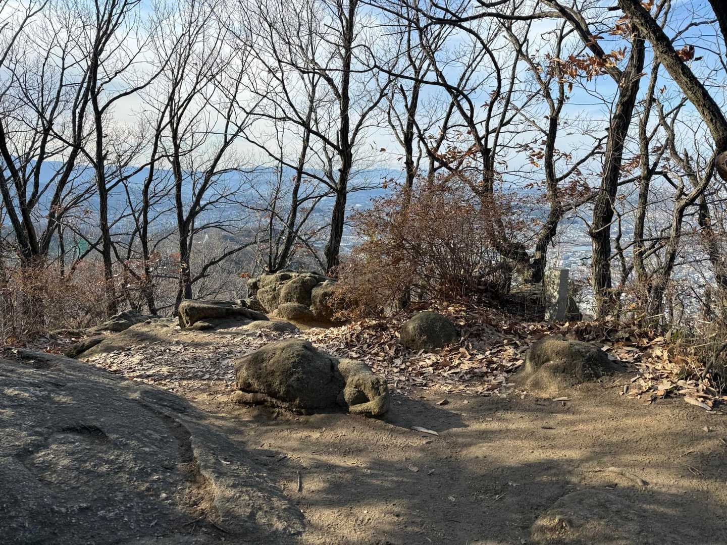山頂も少しスペースあり
