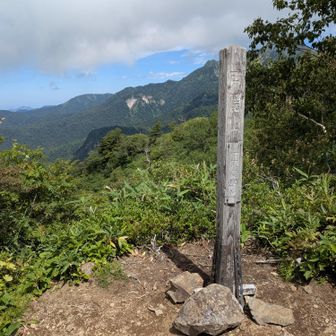 山頂。暑かったのですぐ撤退