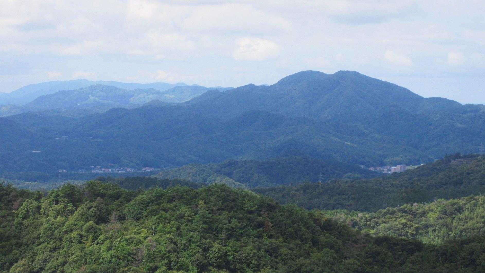 　　　　　　　朝日山