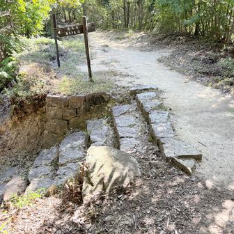 石馬寺方面への分岐。