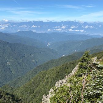 中央アルプス、写真中央付近(戸台パーク)より歩いて来た。