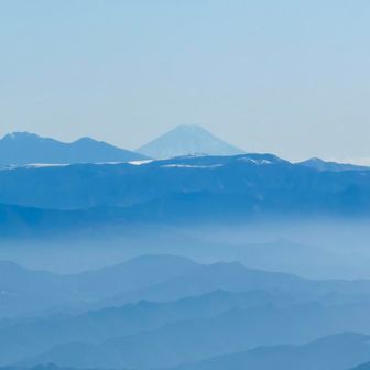 遠くに富士山　拡大