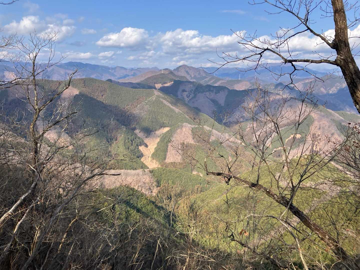 尾出山-高原山-塩沢峠-不動岳 縦走コースの写真