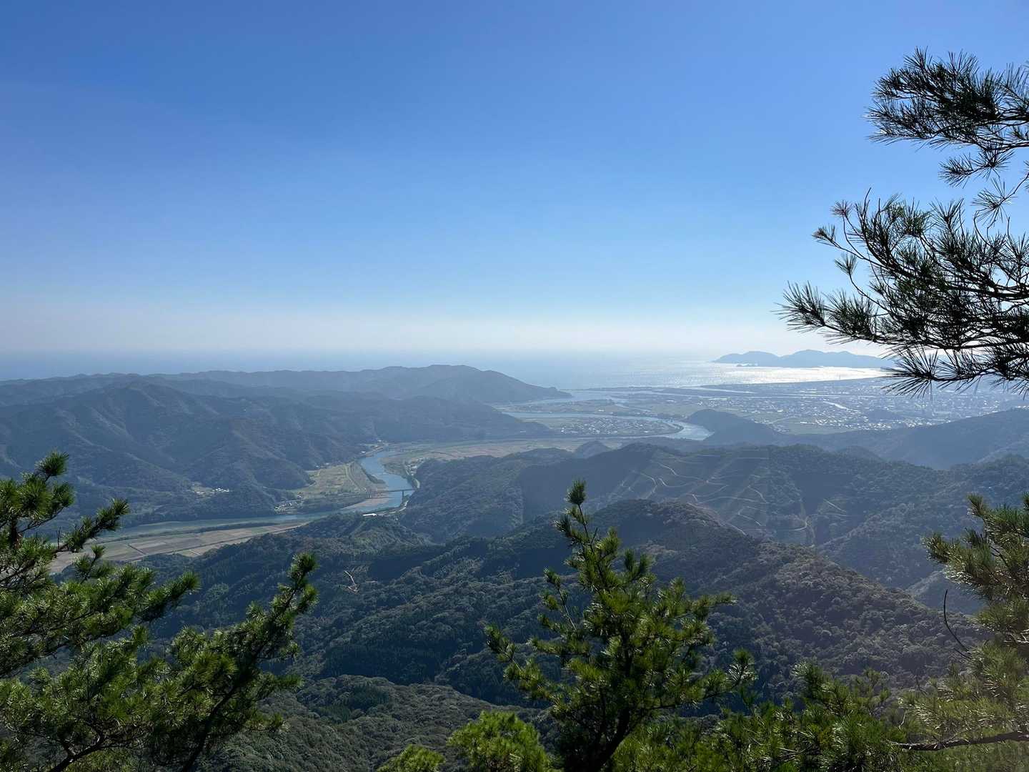 烏帽子岳山頂から少し右に入ると広い展望所があります！ここも景色最高です👍