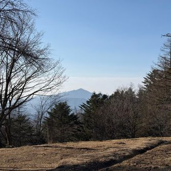 笠取小屋🛖から見る大菩薩嶺⛰️