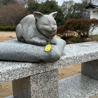 初代は石像になってました。