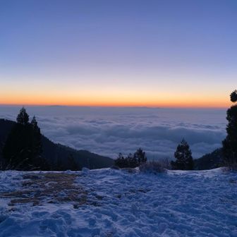 霧の琵琶湖か日出。
今回は日出を見て出発。
