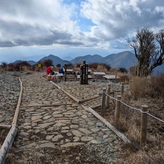 蛭ヶ岳山頂
今日は、人が少なかったです
大倉までの復路が待ってます✨