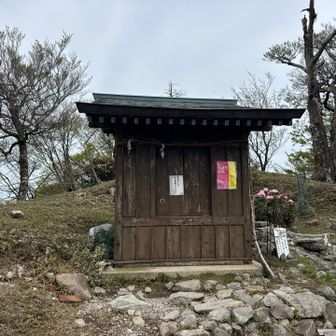 社は扉しまってました