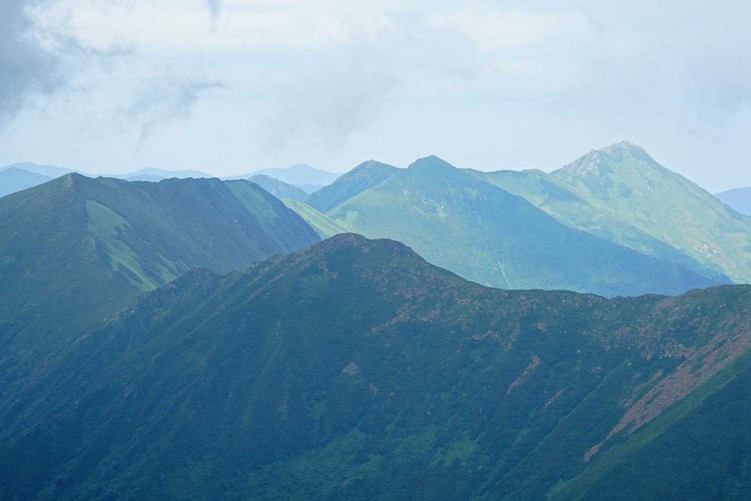 北側に見える山々
