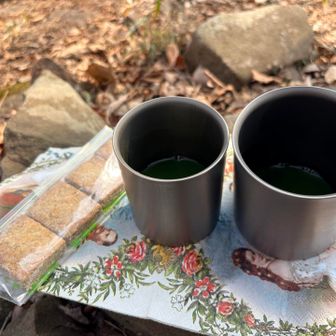 眺望はないけれど休憩
ほうじ茶クッキー

※ 少し先にちゃんとした屋根付きベンチあり