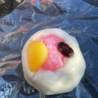 石巻名物、赤飯饅頭
