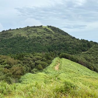 目指すは貫山