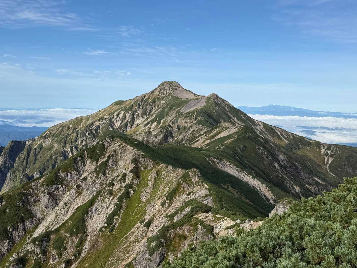そして稜線まで登るとこれまた素晴らしい🤩