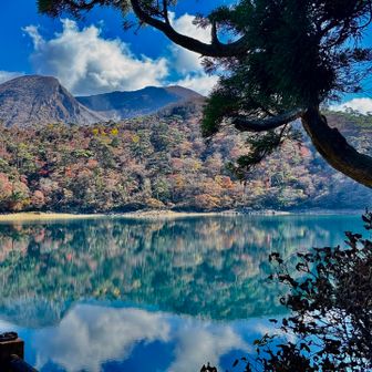 六観音御池は鏡の世界 韓国岳(44) / かつろーさんの霧島山・韓国岳