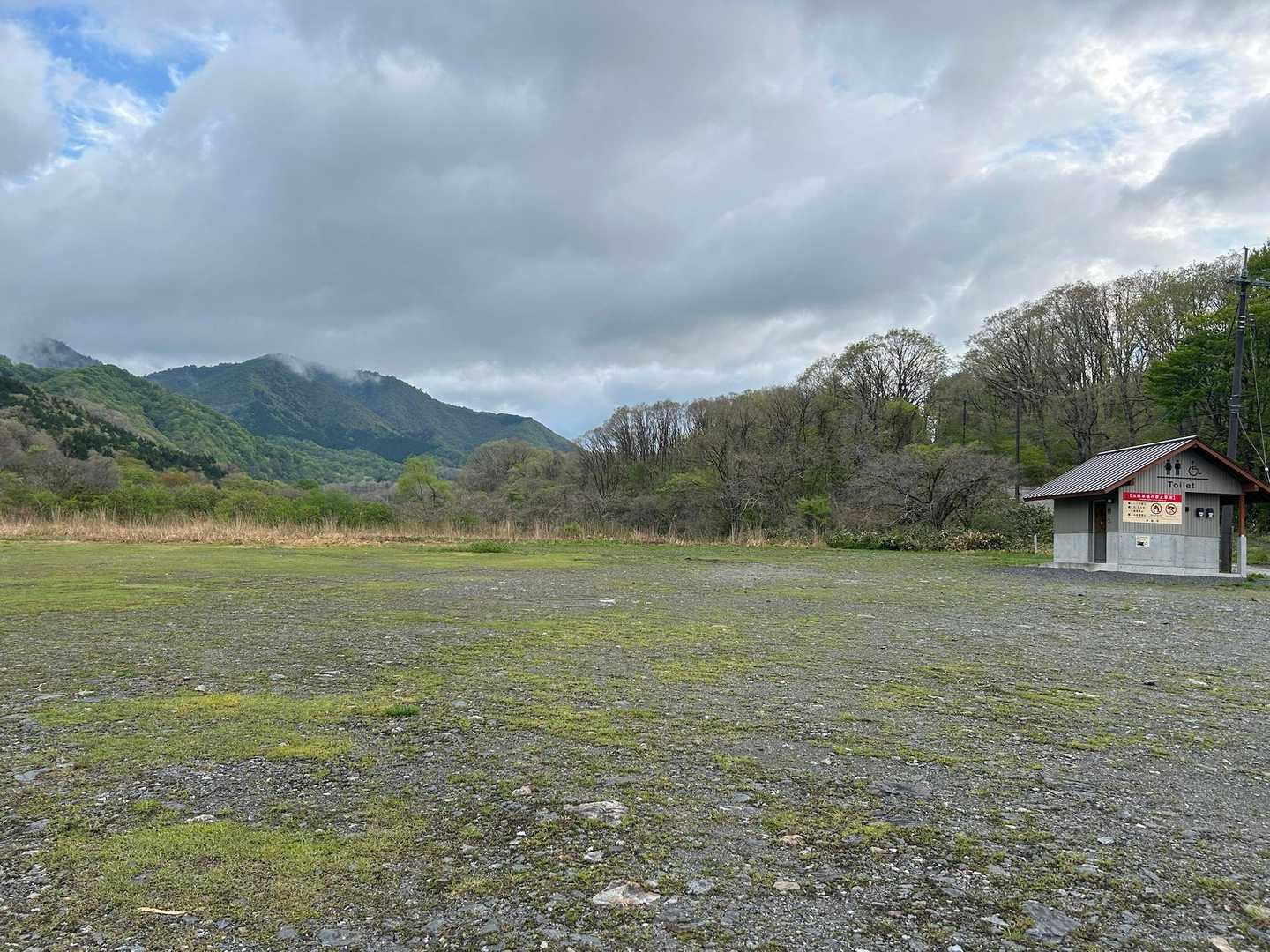 蒜山ＳＡで仮眠し、朝、登山口駐車場に